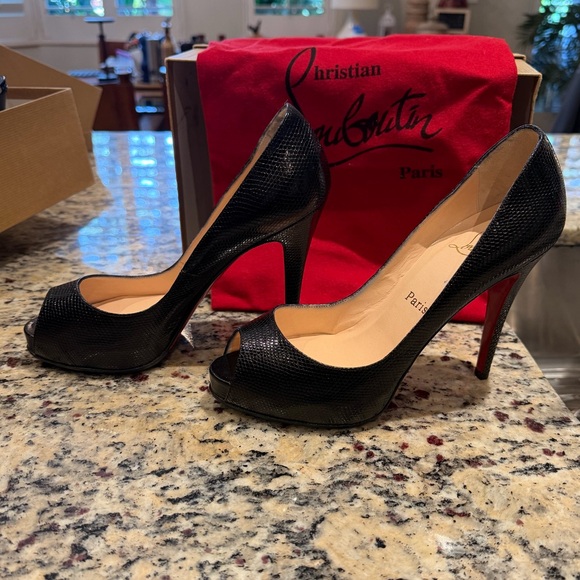 Christian Louboutin Very Prive Black Peep Toe Heels 8B - Picture 2 of 5